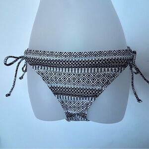 Victoria's Secret Strappy Black/White Geo Patterns‎ Bikini Bottoms Large